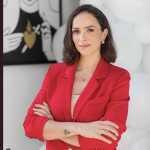 Letícia Cazarré é criticada por trabalhar na UTI, acompanhando tratamento da filha