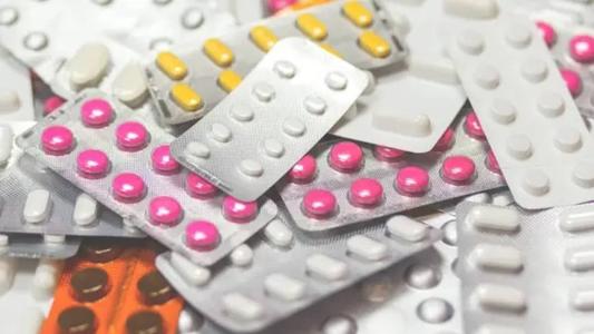 A estimativa foi feita com base nas regras que estabelecem o reajuste de preços de medicamentos