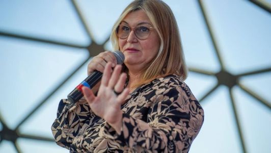 A ex-presidente da Caixa Rita Serrano divulgou um comunicado nesta quinta-feira (26)