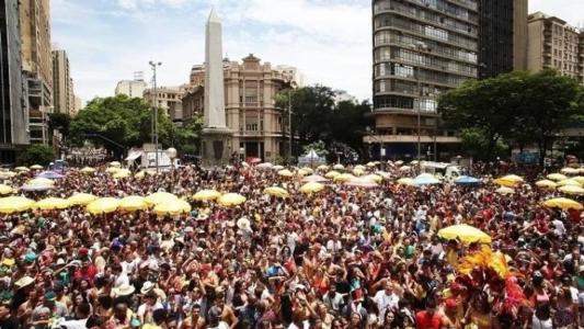 A expectativa é que mais de 5 milhões de pessoas pulem Carnaval em BH