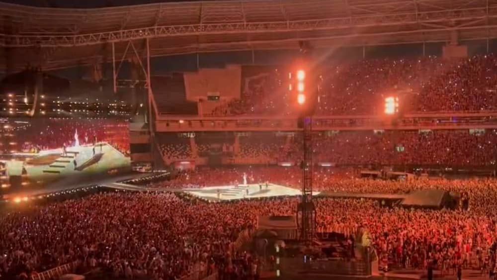 Governo intervém, e produtora será obrigada a permitir entrada com garrafas de água após morte de fã de Taylor Swift