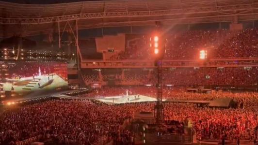 A fã Ana Clara Benevides, 23, morreu nesta sexta-feira (17) à noite após passar mal durante o show da cantora Taylor Swift, no Engenhão, o Rio de Janeiro