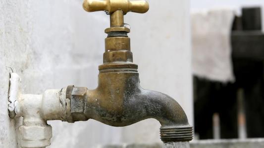 A falta de água é por conta de manutenção na unidade de bombeamento