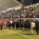 Democrata x Atlético: árbitro relata arremesso de objetos e invasões ao gramado na súmula