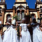 De Salvador para BH: Baianas Ozadas lavam escadaria da igreja São José, no Centro 