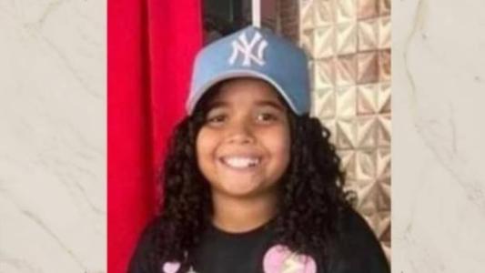 A garotinha de 8 anos está desaparecida
