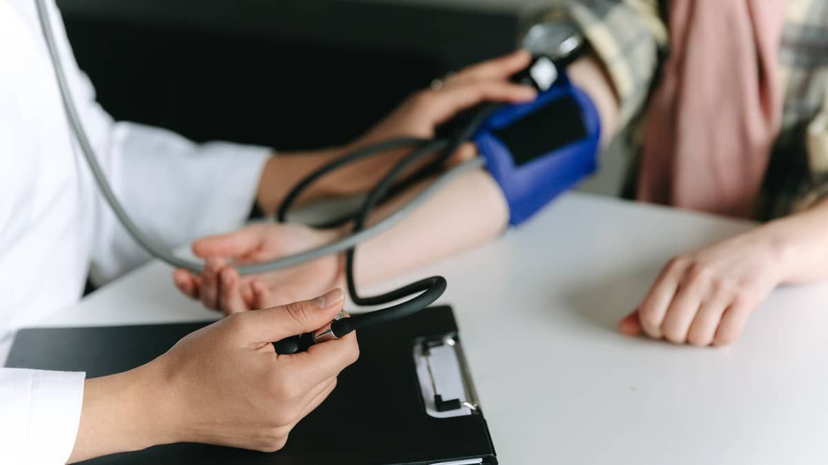 O que é hipertensão arterial? Médico explica sintomas, diagnóstico, tratamento e principais riscos