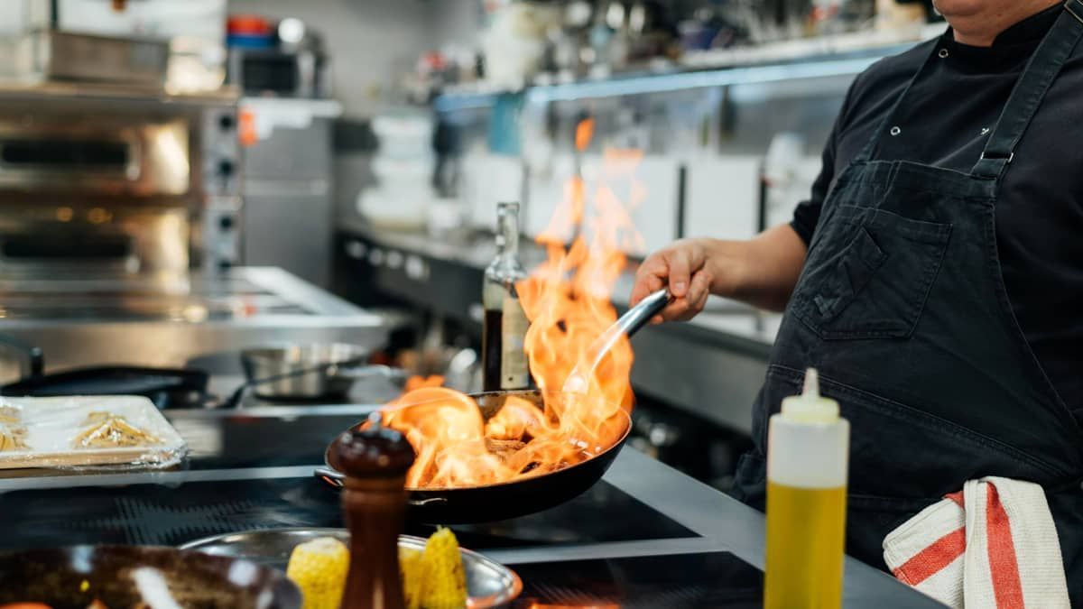 Pizza flambada provoca incêndio em Madri que deixa dois mortos