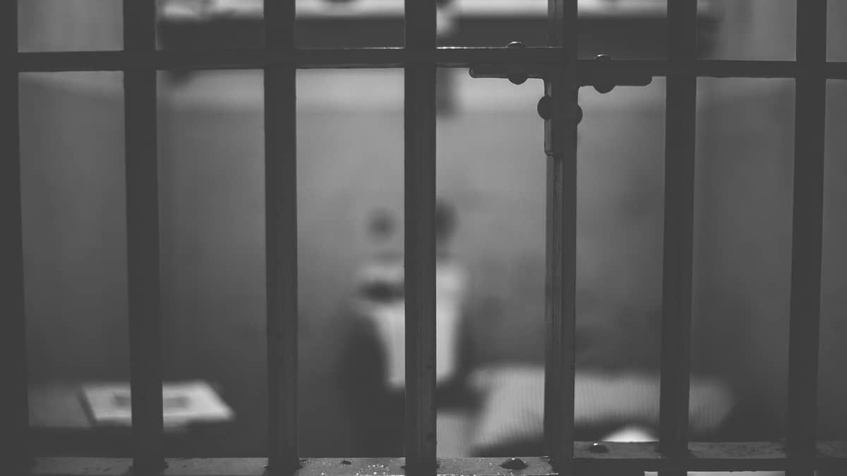 Rebelião em prisão de Mianmar deixa um morto e dezenas de feridos