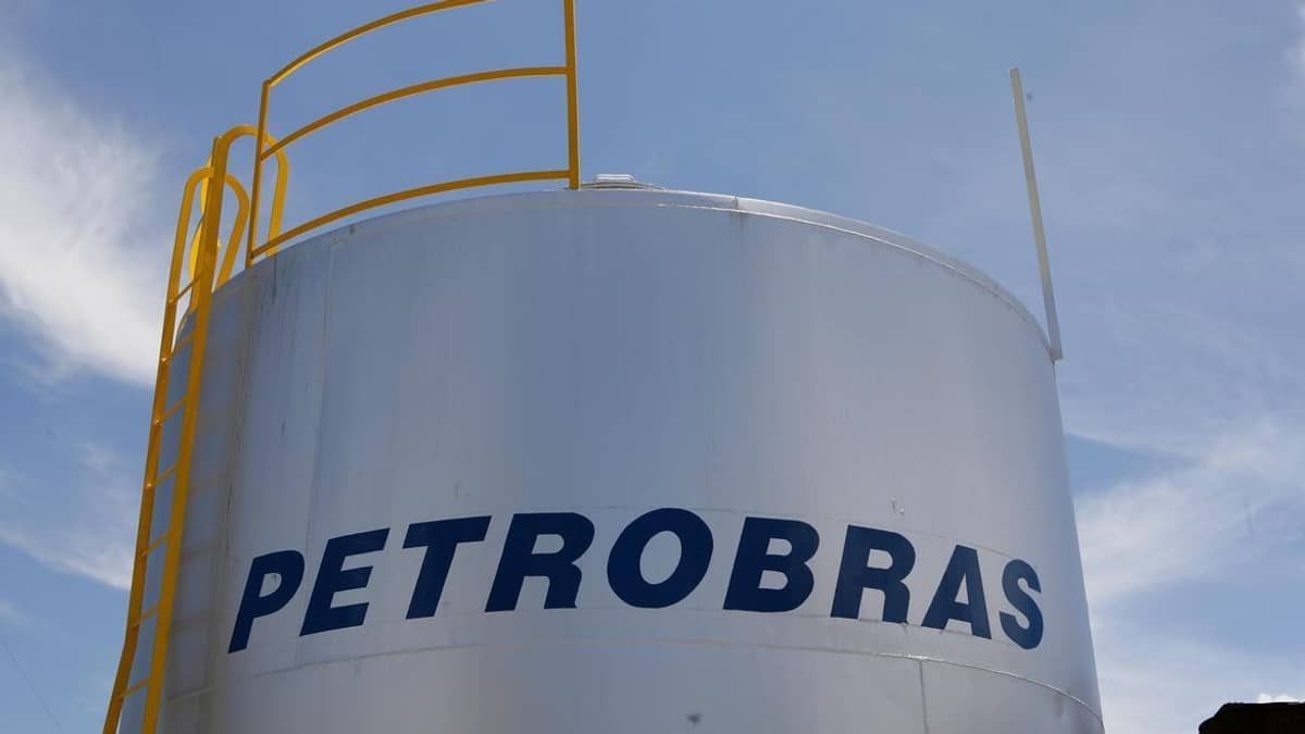 Petrobras anuncia redução do preço do diesel para distribuidoras