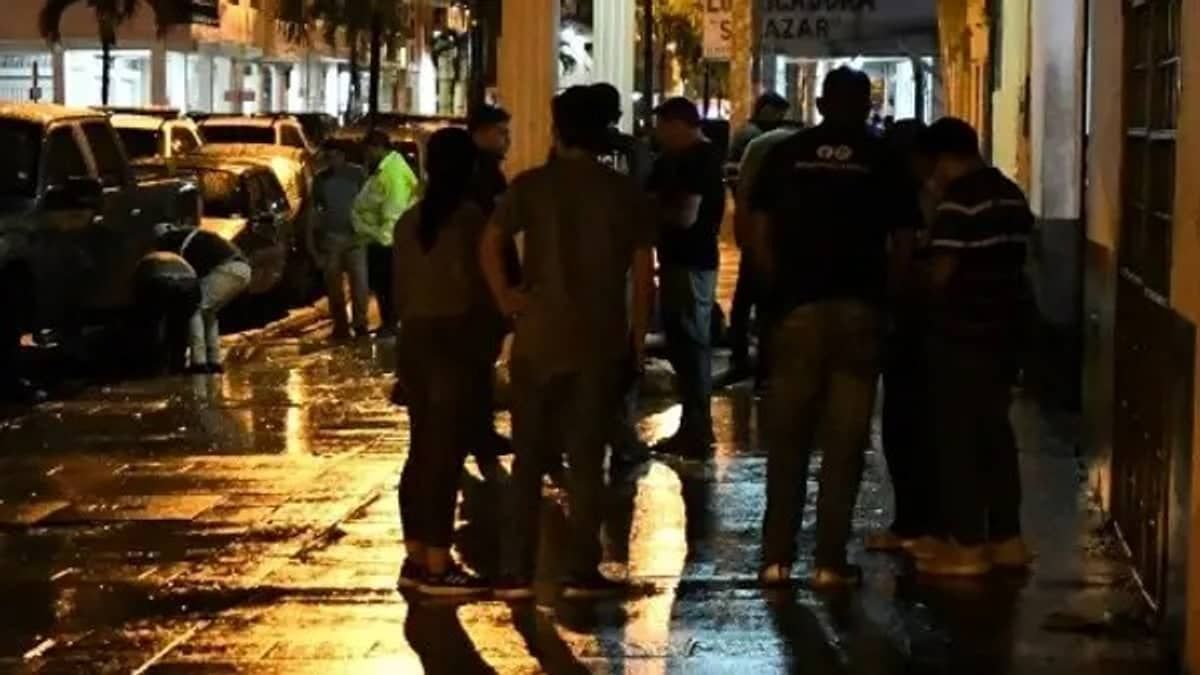 Presidente do Equador decreta estado de exceção após assassinato de prefeito