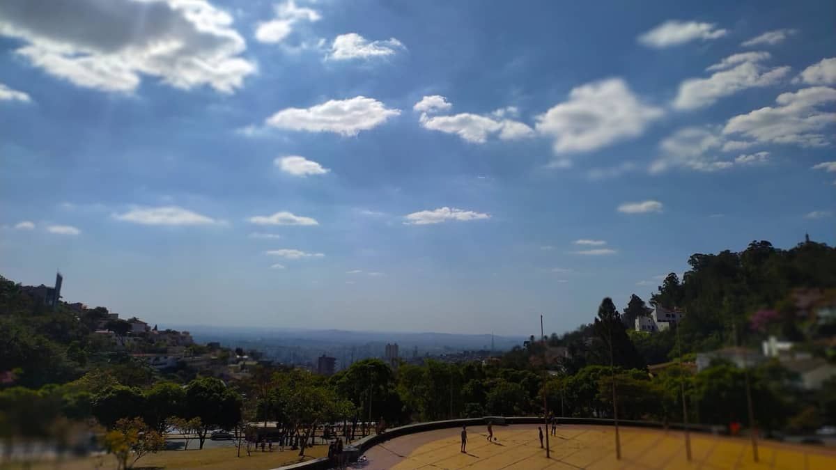 Belo Horizonte tem dia mais frio do ano com temperatura de 9,9°C e sensação térmica de -9,6°C  