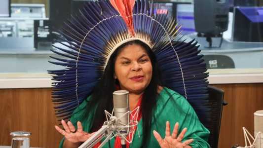 A ministra Sônia Guajajara