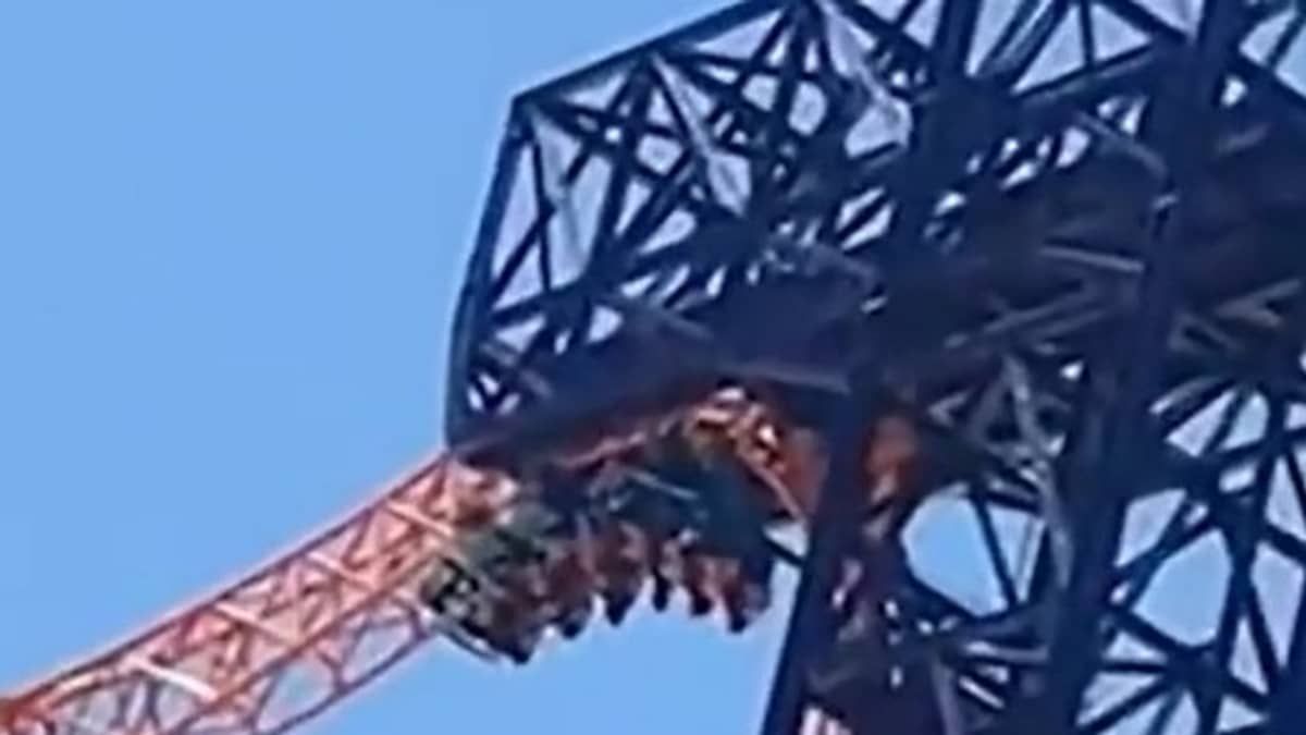 Vídeo: grupo fica de cabeça para baixo após montanha-russa apresentar defeito na China 