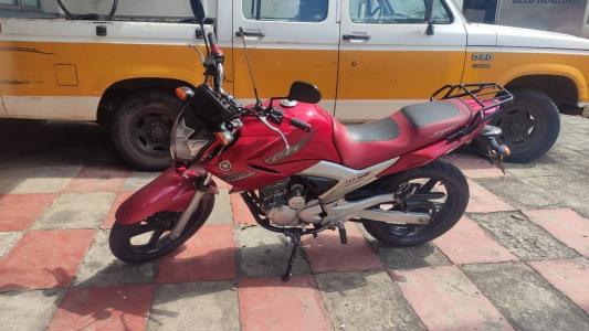 A moto foi roubada enquanto o suspeito se dirigia à delegacia