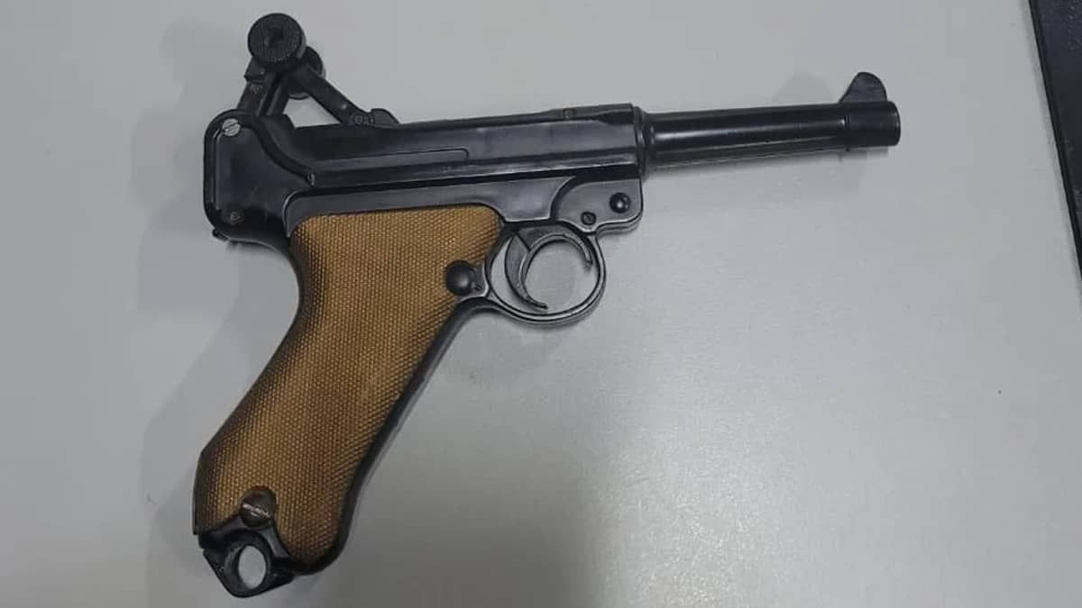 Mulher ameaça crianças com arma de brinquedo e acaba presa em Minas
