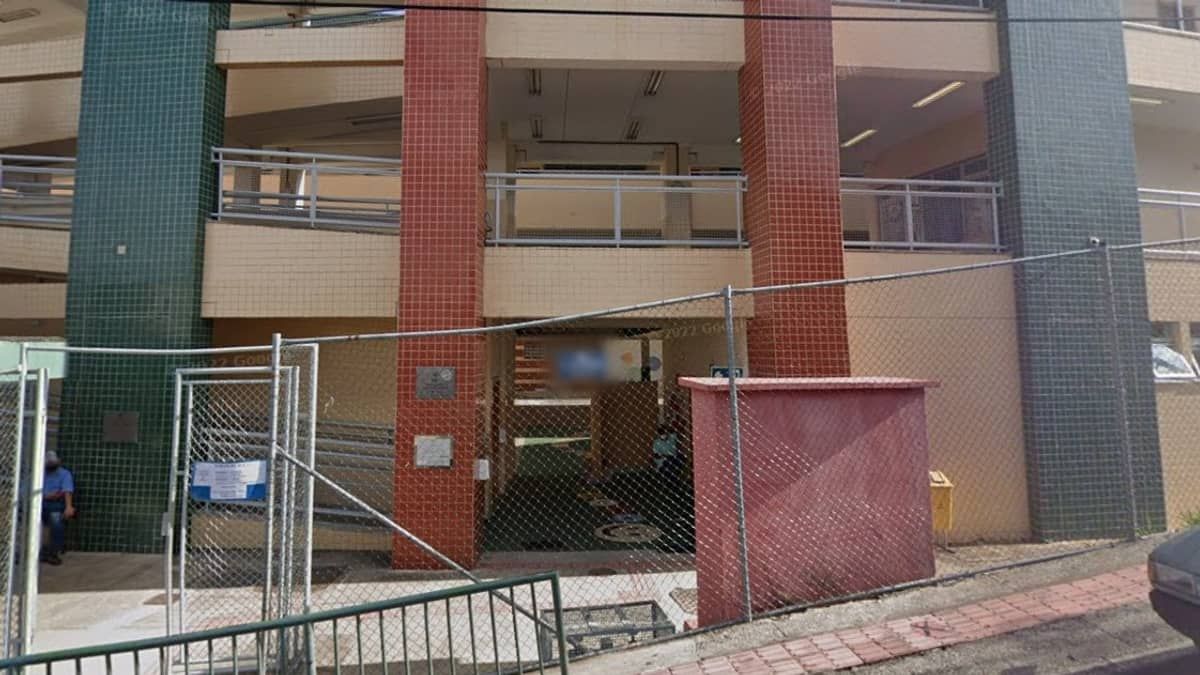 Mulher mantida em cárcere pelo ex é resgatada após enviar bilhete para escola no caderno do filho: 'estou sendo agredida há quatro dias'