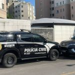 Delegada da Polícia Civil deixa apartamento após mais de 30 horas de negociação