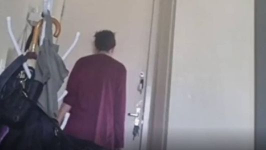 A mulher ficou presa dentro do apartamento por mais de 30 horas