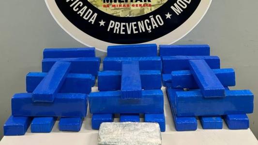 A mulher levaria as drogas para Luz, na região Central de Minas