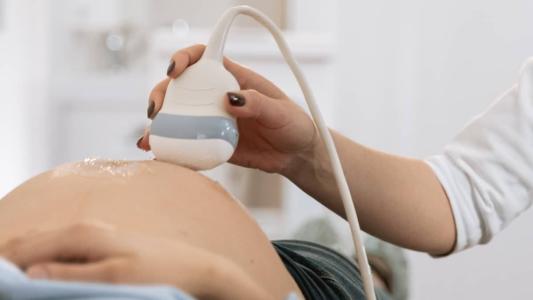 A mulher recebeu coquetel para impedir a transmissão vertical
