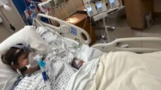 A mulher teve coma induzido em agosto após ser internada em um hospital