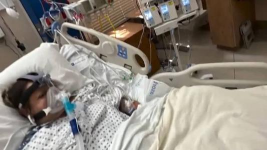 A mulher teve coma induzido em agosto após ser internada em um hospital
