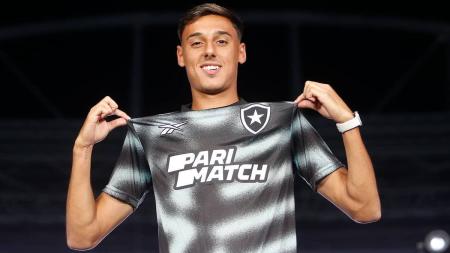 A nova camisa de treino do Botafogo