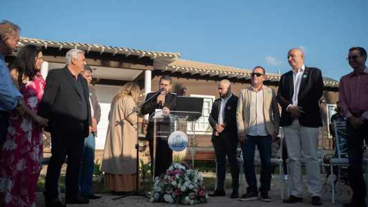 A obra, executada pela prefeitura com financiamento do BDMG, foi necessária após incêndio de grandes proporções destruir por completo em 2019 o antigo prédio da administração municipal