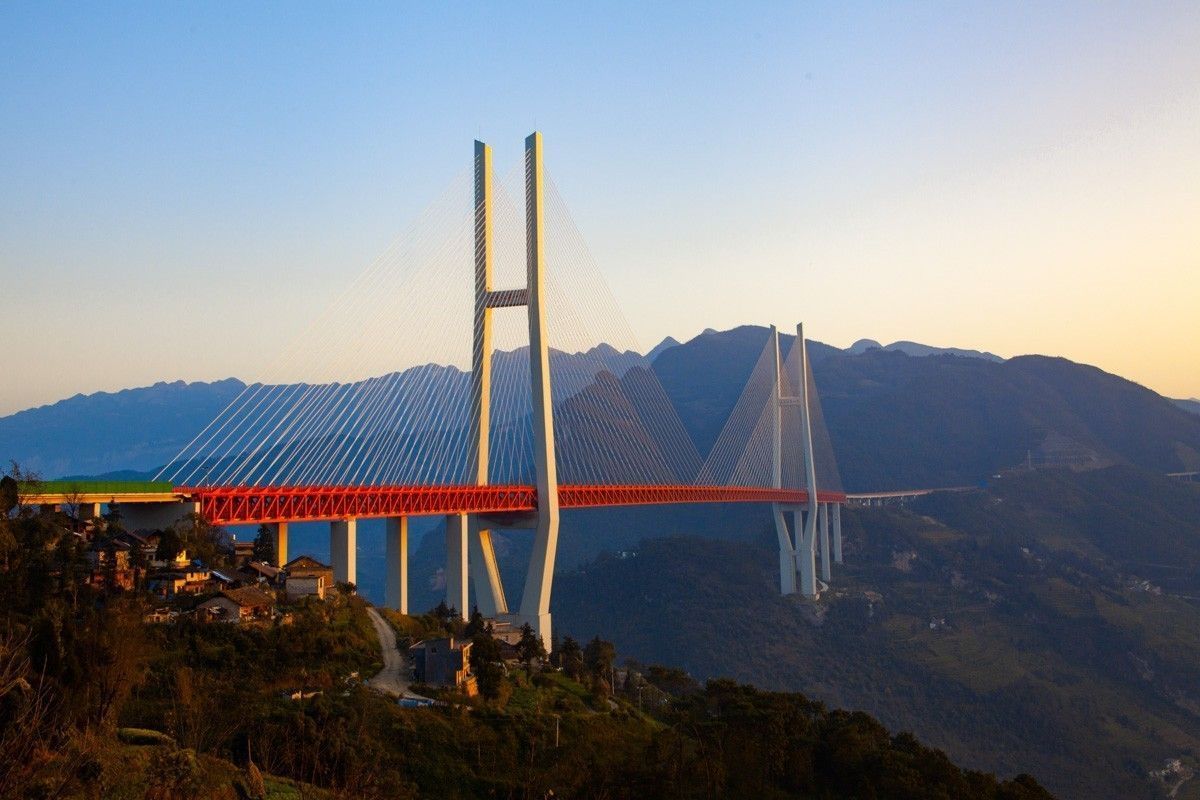 Conheça a ponte mais alta do mundo, localizada na China