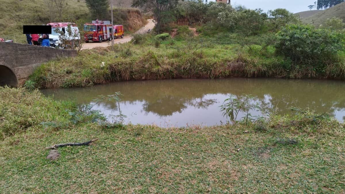 Jovem vê irmão se afogando e morre ao tentar salvá-lo no interior de Minas