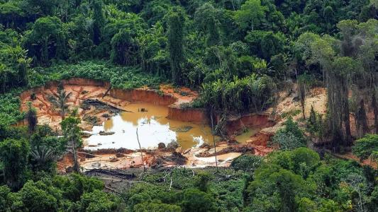 A onda de violência chegou a levar uma comitiva do governo federal, no início da semana, para Roraima.