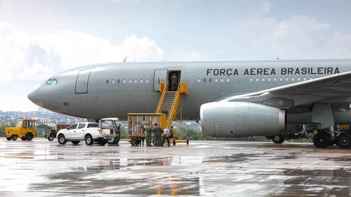 Guerra Israel x Hamas: quarta aeronave da FAB traz 207 brasileiros repatriados de Israel