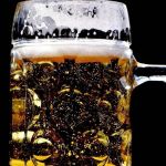 Tomar 1,5 latinha de cerveja por dia é o mesmo que comer mais de 200 Big Macs no ano