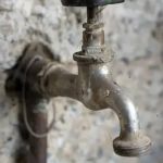 Copasa interrompe abastecimento de água no bairro Mangueiras, em Ribeirão das Neves