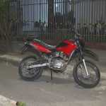 Homem morre e mulher fica ferida em acidente com moto em BH