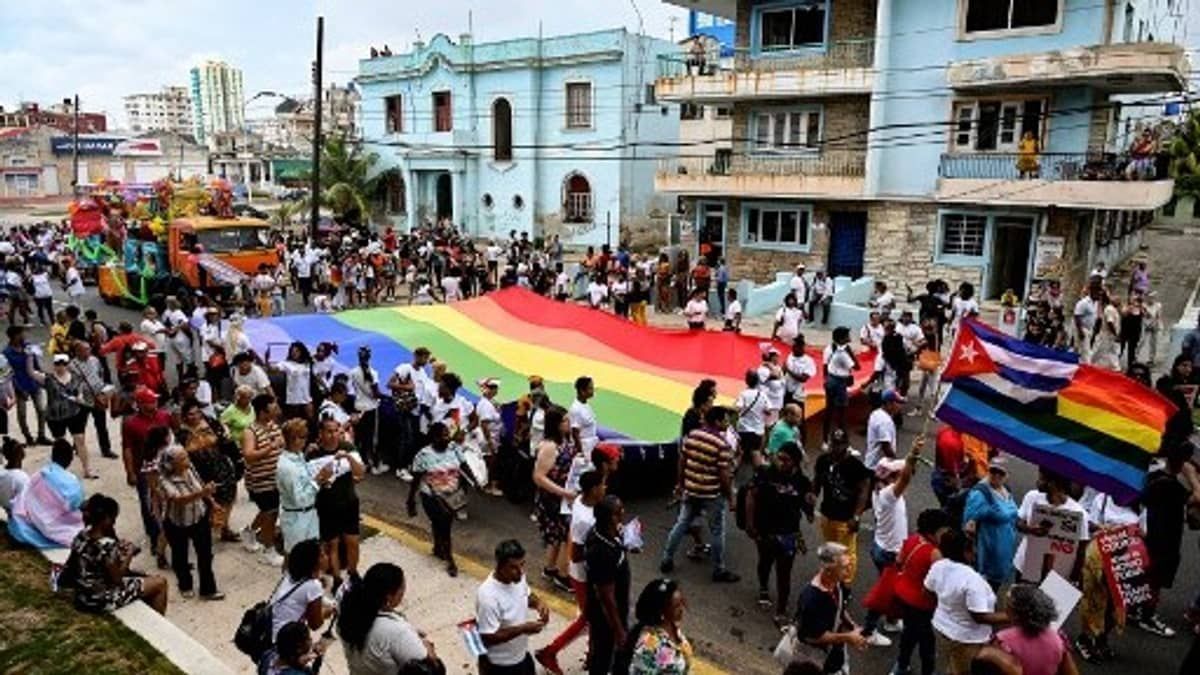 Cuba: Comunidade LGBT+ celebra sete meses de casamento igualitário