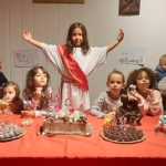 Menina viraliza ao fazer festa de aniversário com tema Jesus Cristo; confira