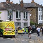 Carro invade escola em Wimbledon, na Inglaterra, e deixa feridos