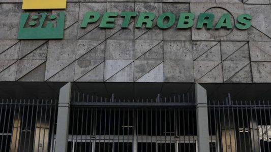 A Petrobras anunciou aumento no preço do Diesel e redução dos valores da gasolina