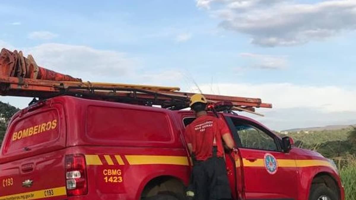 Pai e filho de 3 anos morrem eletrocutados em fazenda em Funilândia, em Minas 