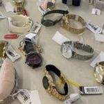Adolescente dorme escondido em shopping e rouba mais de R$ 110 mil em celulares e relógios