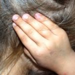 Homem mata e põe fogo no corpo de filha de 5 anos após ela fazer xixi no chão em Minas 