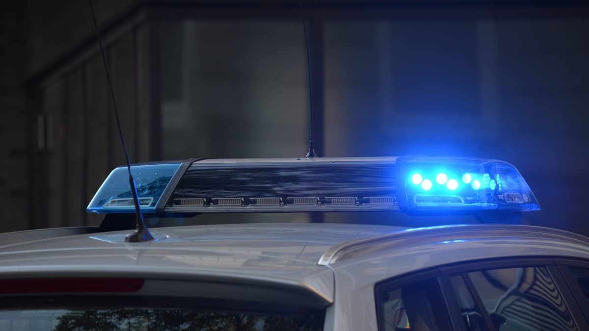Criança de 6 anos é encontrada morta dentro de casa com tiro na cabeça, em Santa Catarina