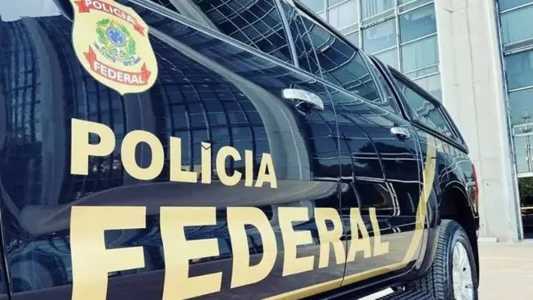 A Polícia Federal investiga servidores públicos municipais na Bahia por superfaturamento de contatos e desvio de dinheiro