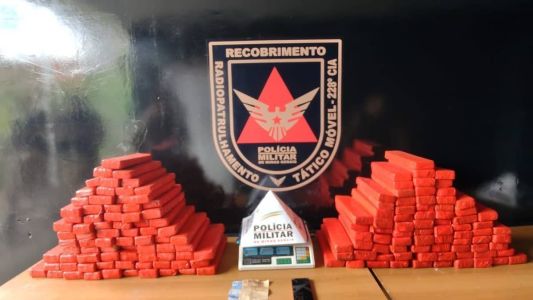 A Polícia Militar apreendeu 155 barras de maconha em Venda Nova