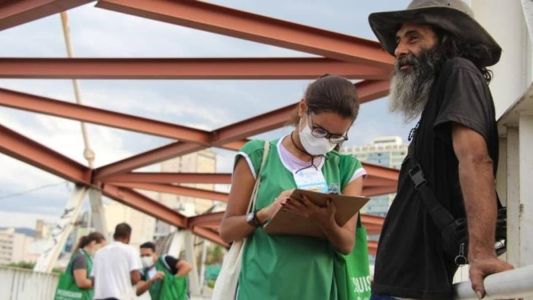 A Prefeitura contratou 18 novos entrevistadores sociais, totalizando 93, e contratará mais 25 profissionais em 2023