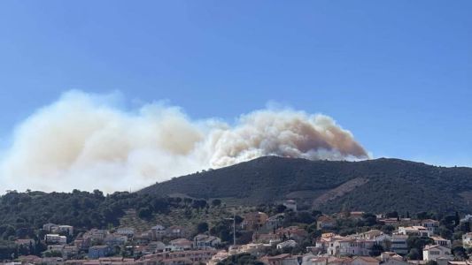A prefeitura da cidade informou esta noite que o fogo "cruzou a fronteira com a Espanha".