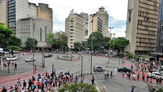 A Prefeitura decretou ponto facultativo na segunda-feira (14) e, com isso, alguns serviços não vão funcionar