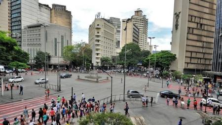 A Prefeitura decretou ponto facultativo na segunda-feira (14) e, com isso, alguns serviços não vão funcionar